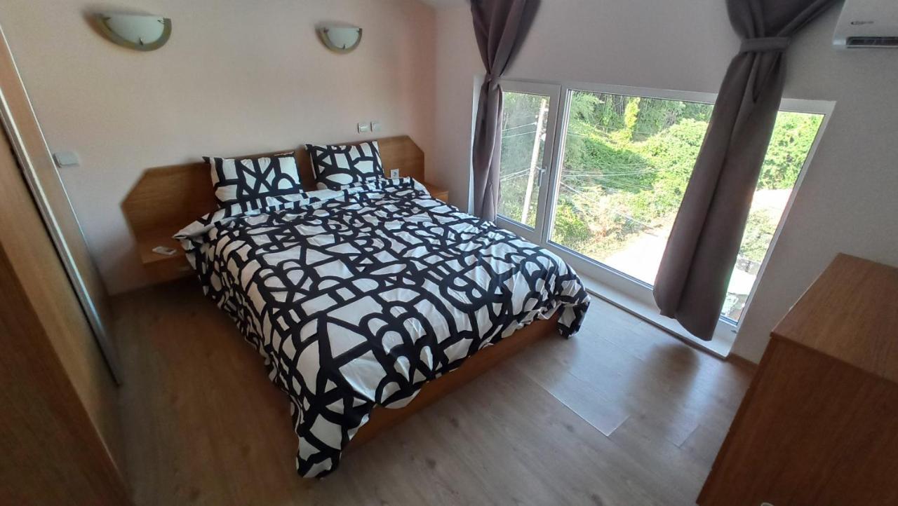 Arode Villa Ovidius - Apartments Balchik Esterno foto