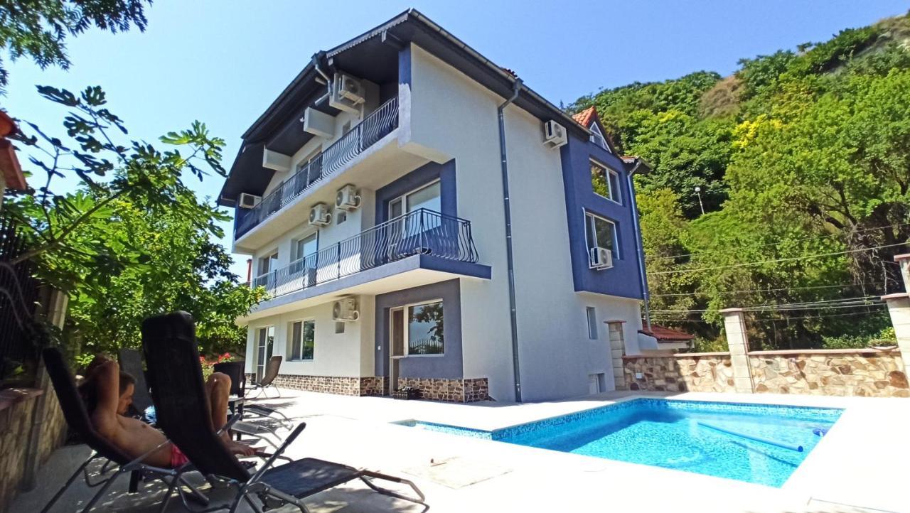 Arode Villa Ovidius - Apartments Balchik Esterno foto